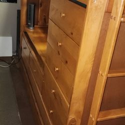Twin Size Loftbed With Desk, Drawer & Closet