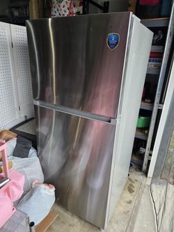 Midea Refrigerator MRT18S3AWW