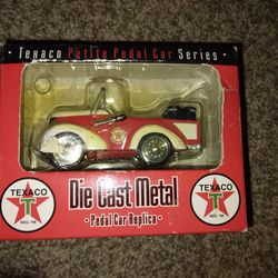 Collectors Die Cast Metal Petite Pedal Car