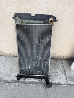 Vendo Radiador Para Corola 2003  .