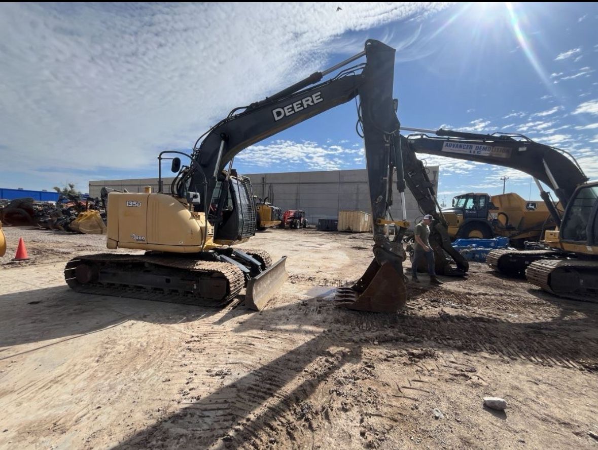 John Deere 135D Excavator