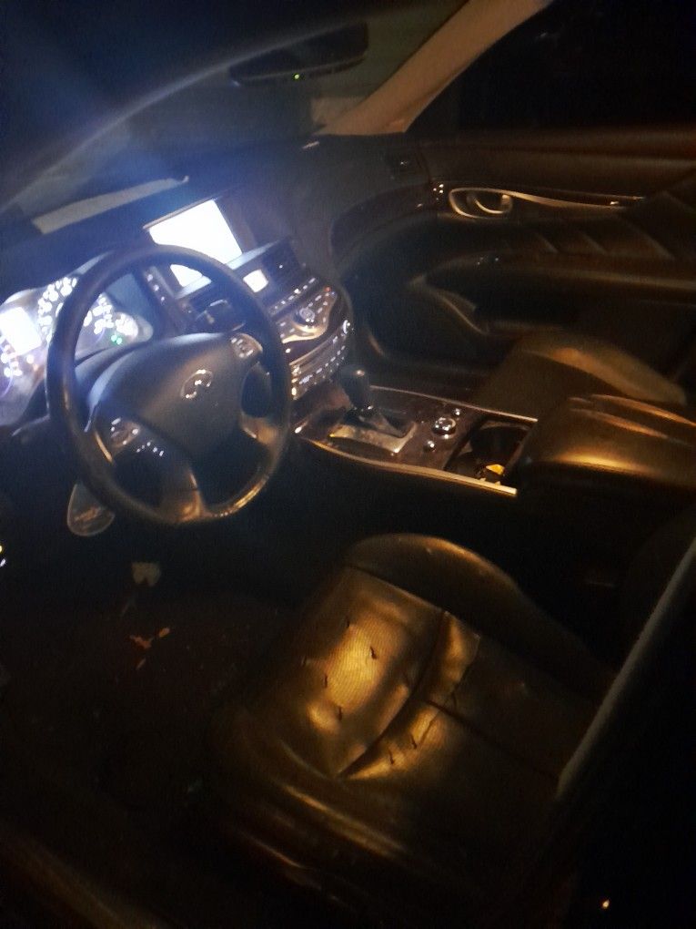 2013 Infiniti M37