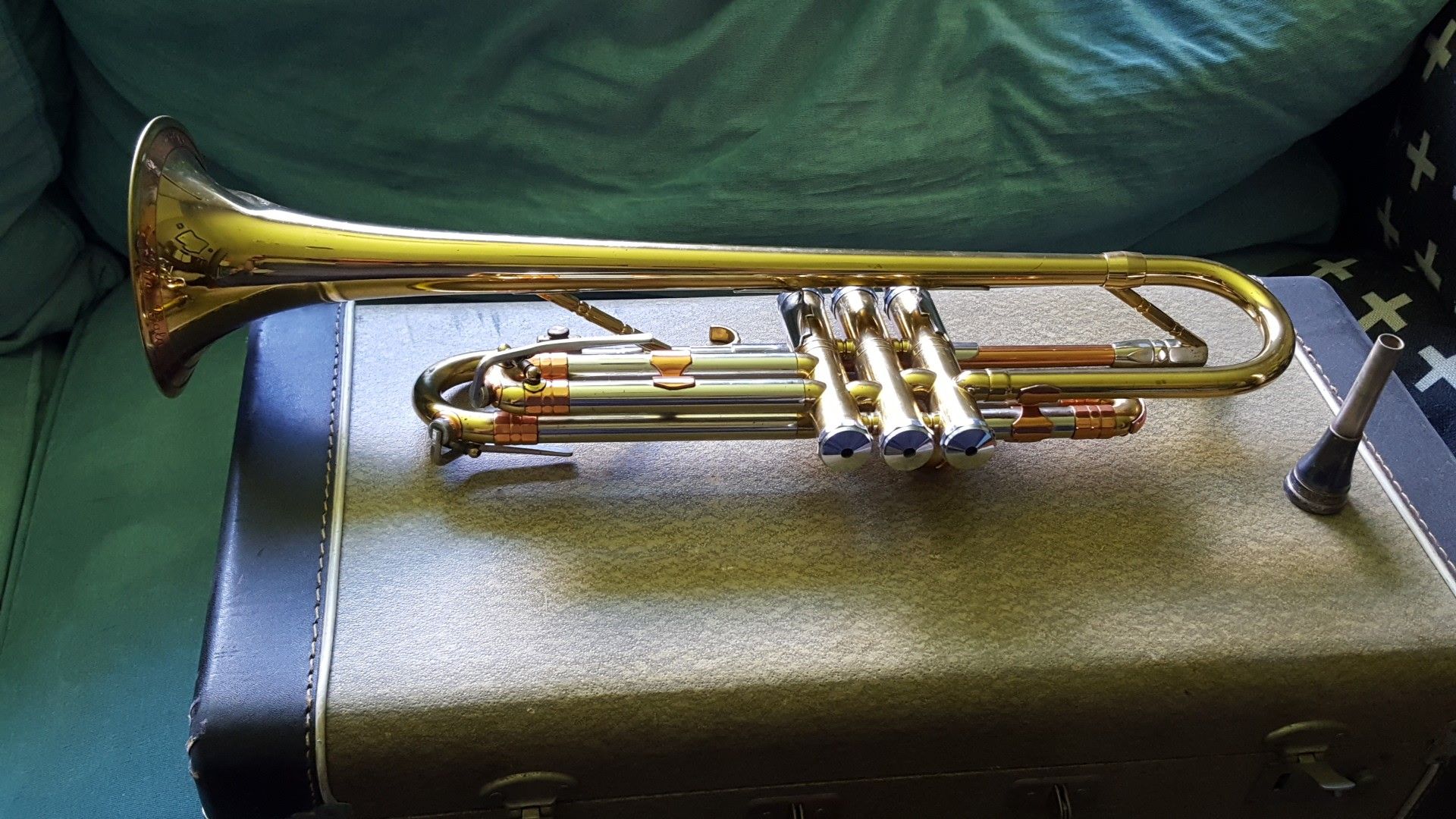 Getzen Super Deluxe Tone Balanced Trumpet