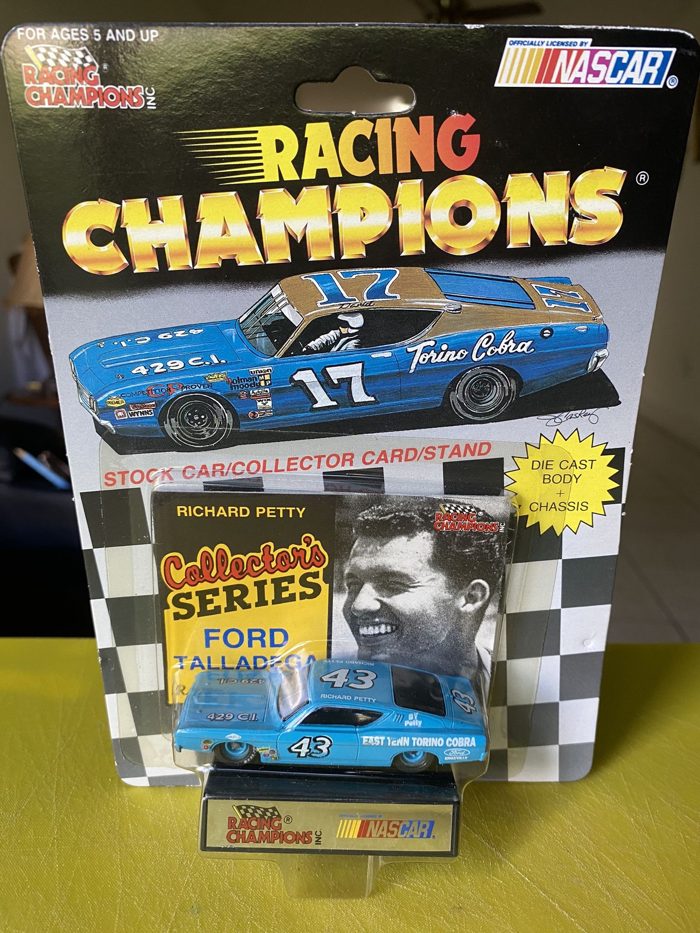 1992 Racing Champions 1/64 RICHARD PETTY FIRD TORINO COBRA