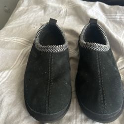 Black tasman uggs (size 9)