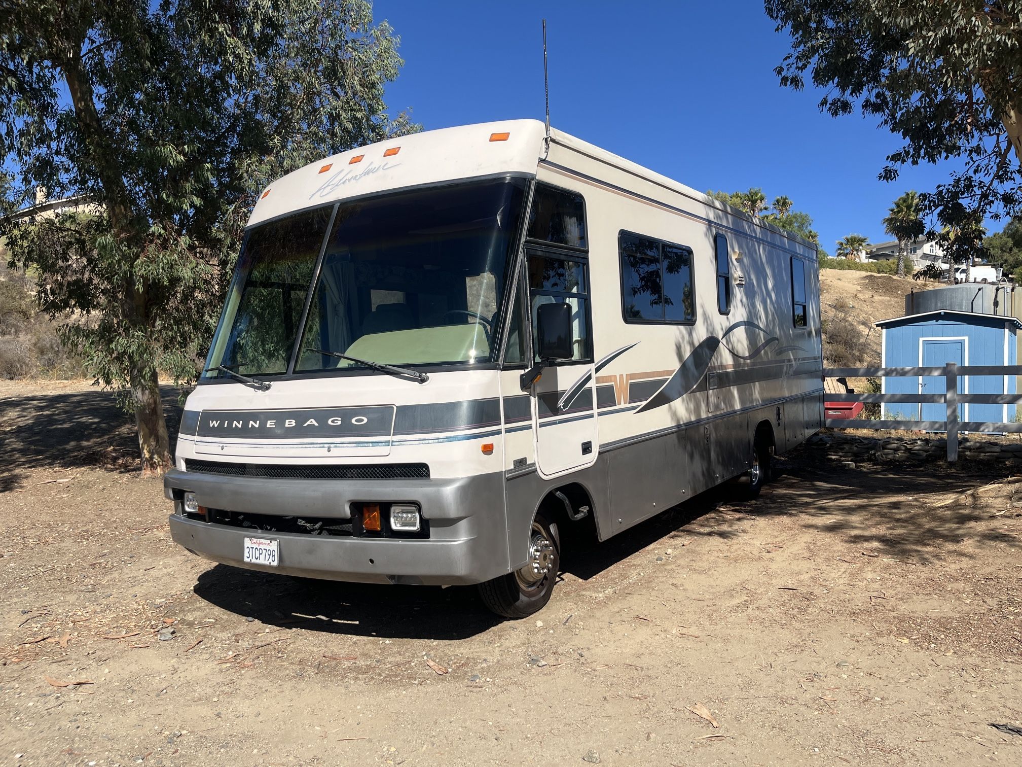 1997 Winnebago Adventurer