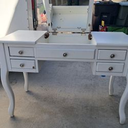 White Vanity Set With Nightstand And Chair