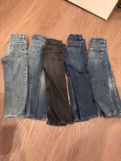 Boys Jeans Bundle 4/5T. Located in Murray cash/Venmo. Fcfs or hold with Venmo