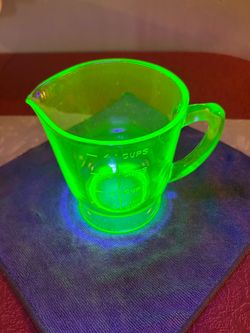 Large 4-Cup Uranium Measuring Cup