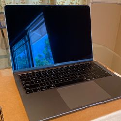 MacBook Air Space Gray Like New 