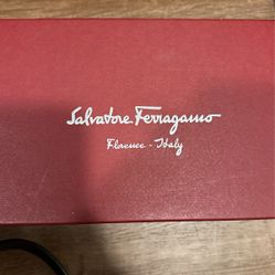 Vara Ferragamo Flats 