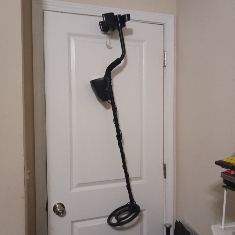 BOUNTY HUNTER DISCOVERY 3300 METAL DETECTOR