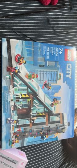 LEGO City Ski and Climbing Center 60366