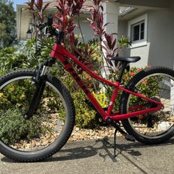 Used Kids Trek Precaliber 24" 8-Speed Color: Magenta 