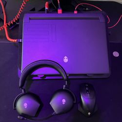 Alienware M15 R7 with Accessories ( Local Pickup )