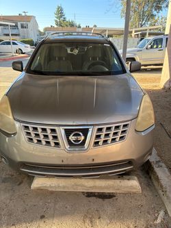 Linda rogué Nissan, para 5 pasajeros