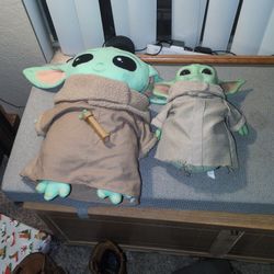 Yoda Stuffed Toys And Pez Dispenser 