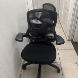 Knoll Black Chairs 
