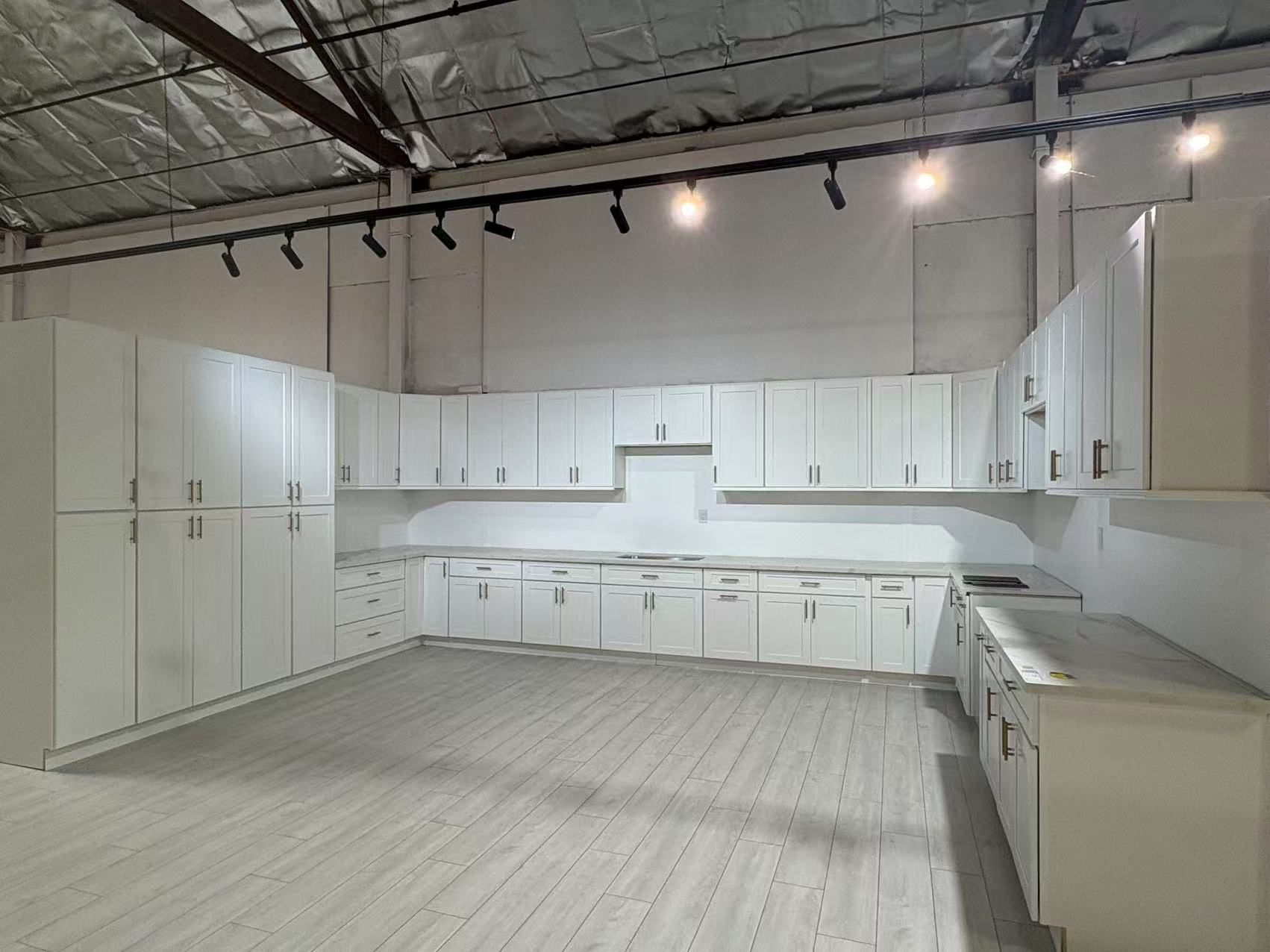 White shaker kitchen cabinet