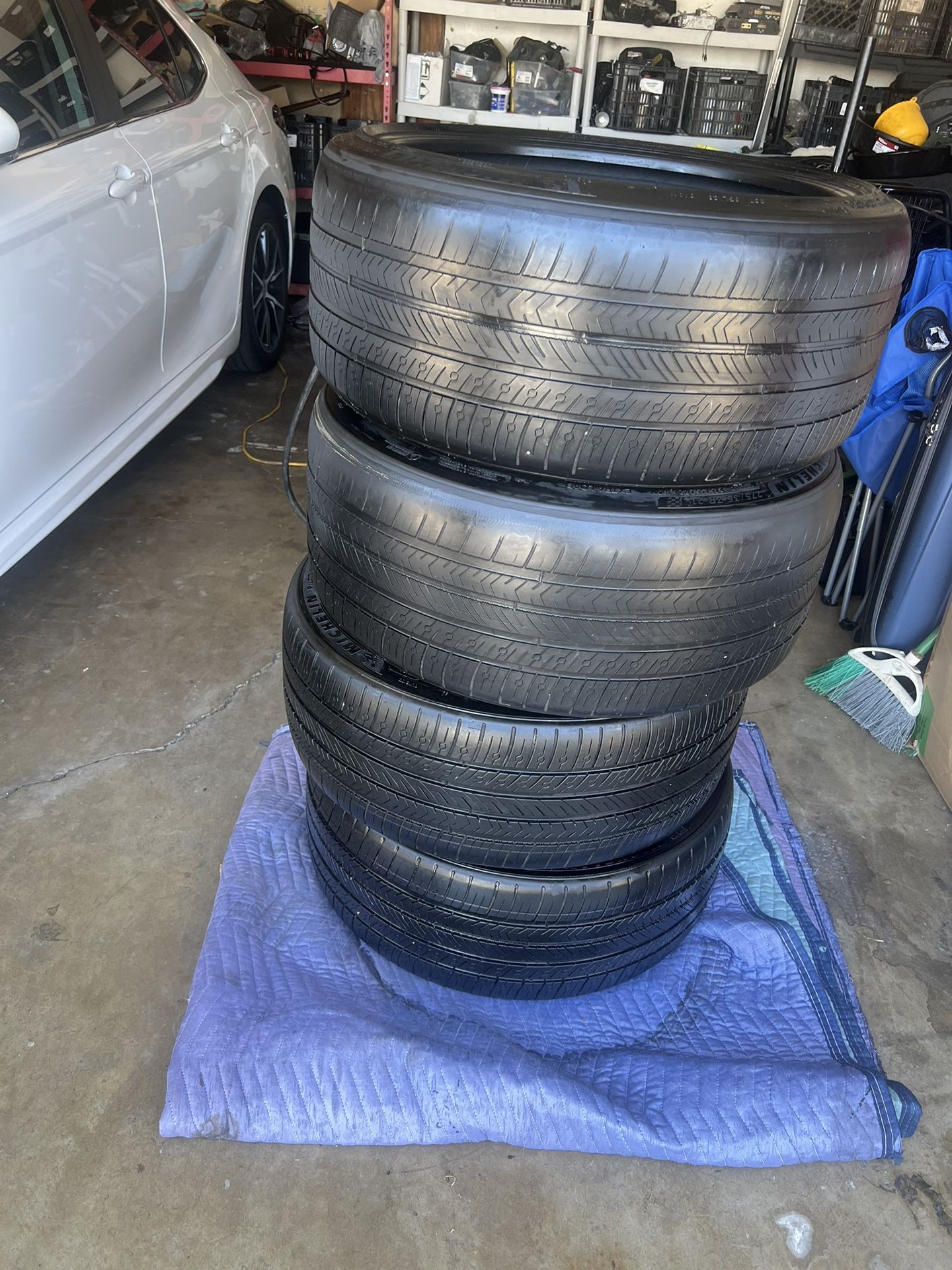 Used Tesla Model Y OEM Michelin All Season Tires Set 255/35/21 & 275/35/21