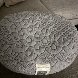 Brentwood Home Crystal Cove Meditation Cushion – Buckwheat Filled – Gray – Great Condition