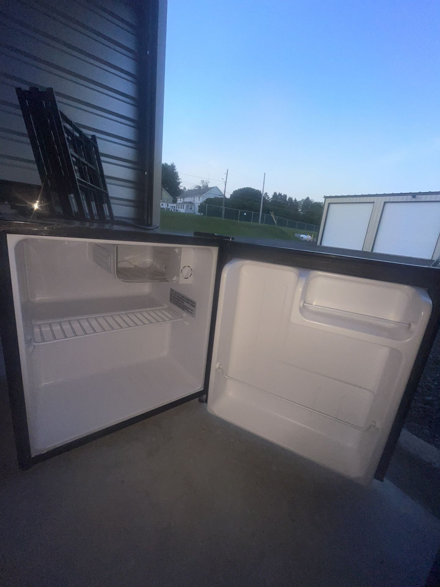 Mini Fridge 