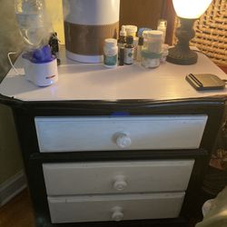 Dresser And Night Stand Set 