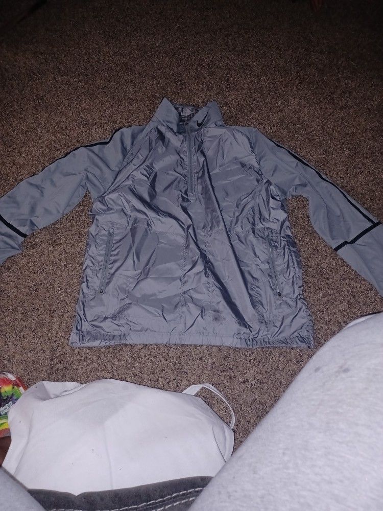 Large NIKE Half Zip Pullover