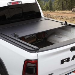 SyneticUSA Aluminum Manual Retractable Cover Enhanced MB For 2020-2025 Jeep Gladiator (5ft Bed)