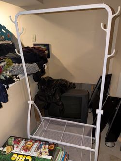 67”TALL 37” WIDE WHITE METAL CLOTHING RACK WITH 2 SHELVES EUC