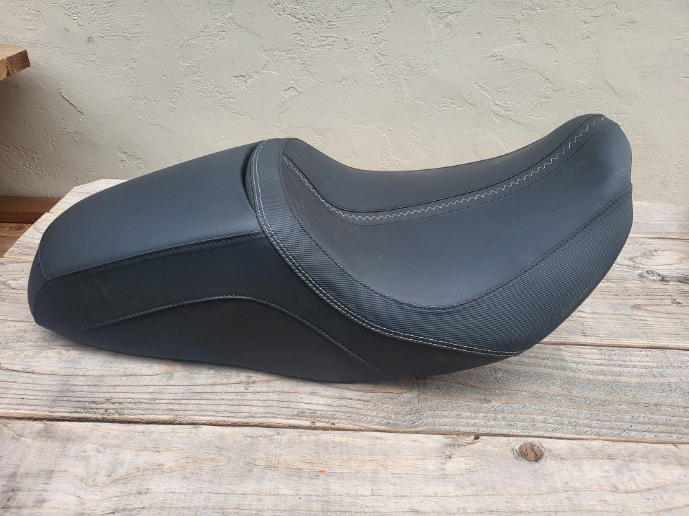 HARLEY-DAVIDSON 2024 LEATHER ROAD GLIDE SADDLE BRAND NEW!