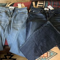Women’s Denizen Levis 