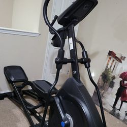$75~NEED IT GONE~~READ DESCRIPT~~Nautilus E616 Elliptical --Like New