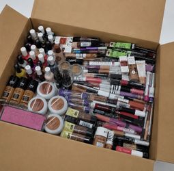 Maquillaje al por Mayor ( 300 unidades por caja)