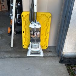 Shark Professional Navigator Lift-Away