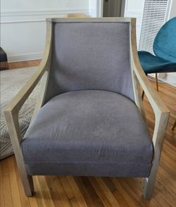 Accent Chair Furniture Project โ $10 โ MUST GO TODAY