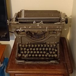 1930's Underwood Typewriter 