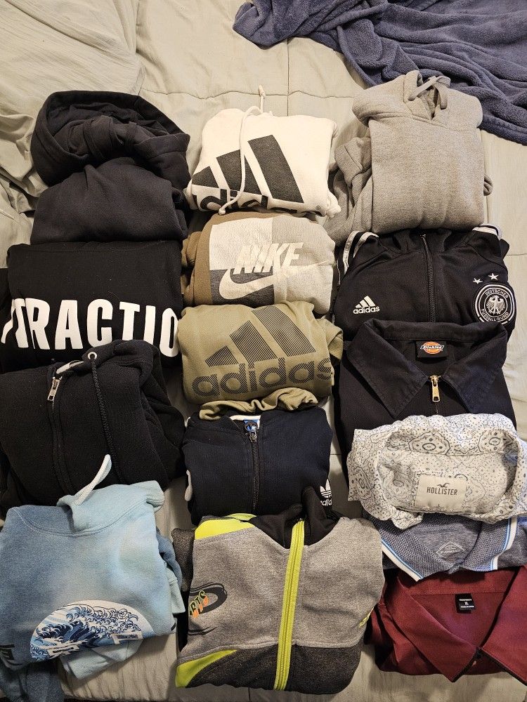 Larhe - XL Hoodies Adidas Dickies Nike Sweaters Pullovers Zipups Jackets Dressing Shirts