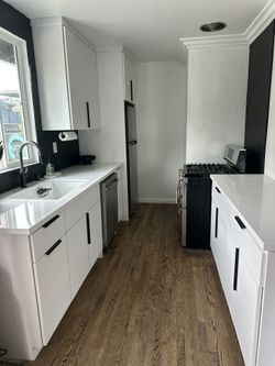 Custom Kitchen Cabinets