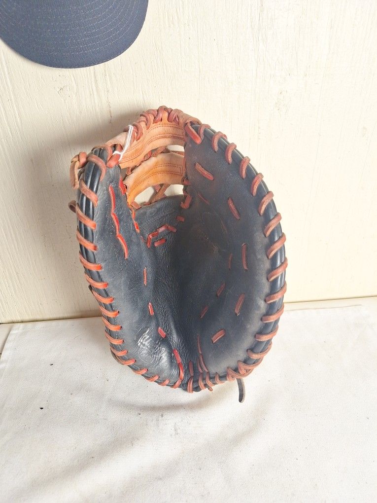 First Baseman’s Baseball Glove, 12.5"