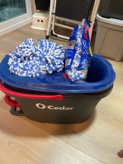 O-Cedar EasyWring Spin Mop Bucket Set w/ 2 Microfiber Mop Heads