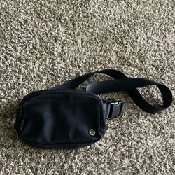 lululemon belt bag