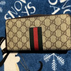 Women’s Gucci Wallet 