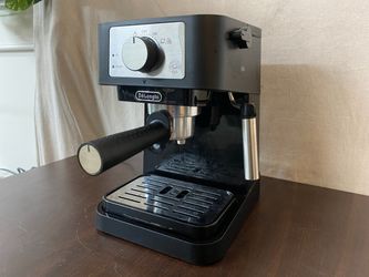 DELONGHI Stilosa Espresso/Cappuccino Maker Model #EC260BK