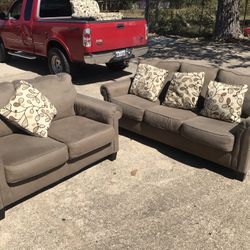 LIVING ROOM SET  SOFA BED AND LOVE SEAT 