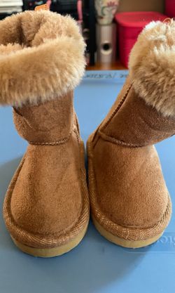 Boots size 3
