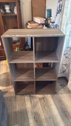 Small cube organizer with storage cubes