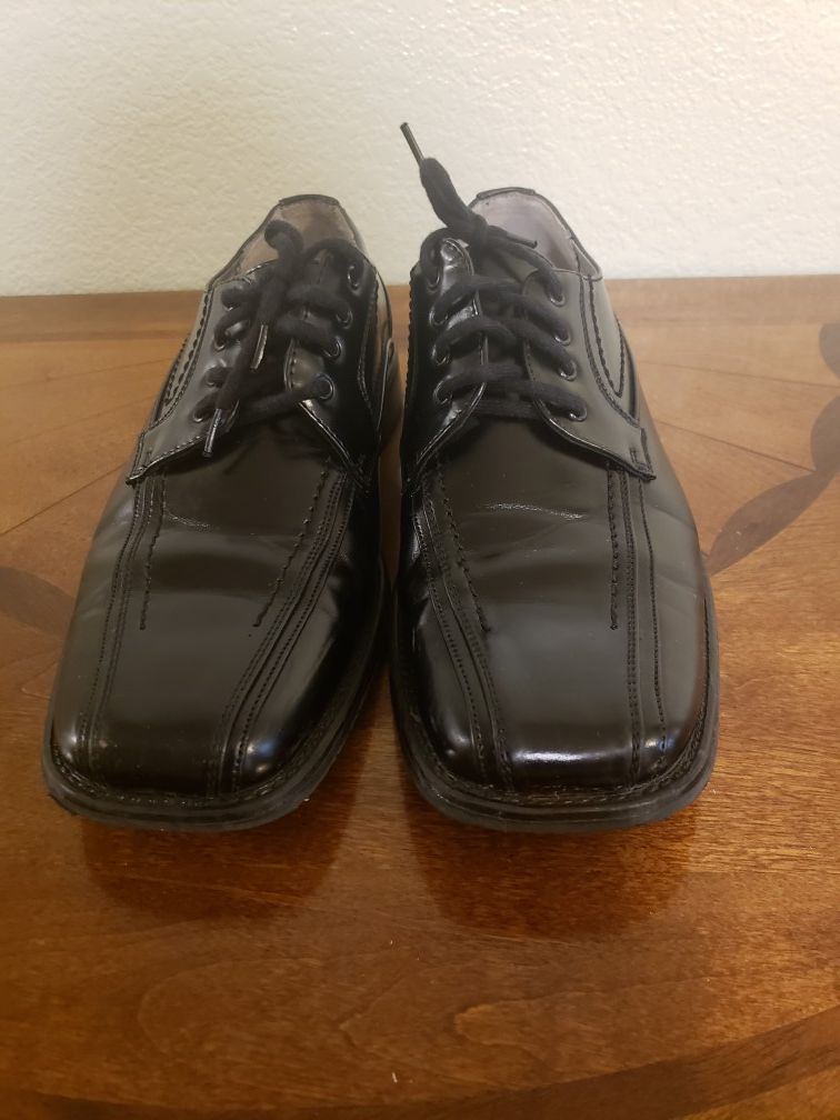 Boy's shoes