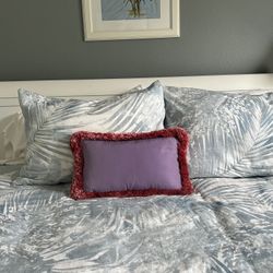 White Sleigh Bed  Queen 