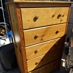 Dresser 